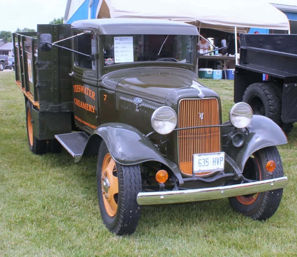 1934 Vintage Ford Rig