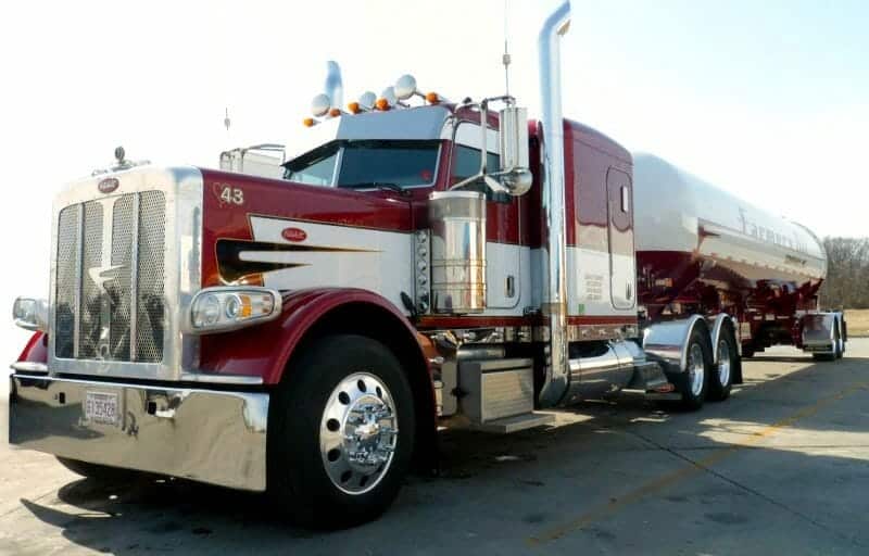 Peterbilt 389 Farmers Oil Red White with Tanker Trailer